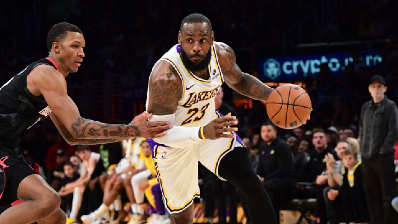 詹姆斯vs火箭集锦:轰37 8对飚狄龙 最后1.9秒罚球送绝杀