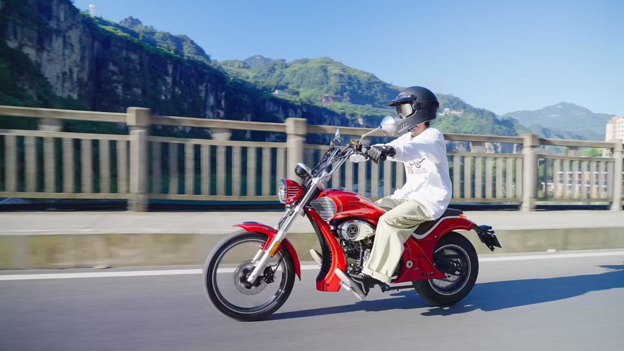 宗申优米——机车新物种,新世代自动档巡航 独一无二的chopper来了