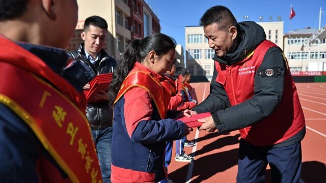 嘉若一家亲⑥丨奖学金捐赠、打造“爱心浴室”,南湖区在若尔盖绽放公益之花!