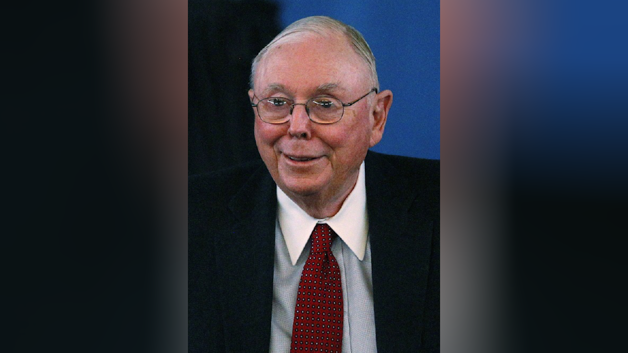 查理·芒格十大投资箴言:最重要的不是你摸到什么牌,而是能不能把手里