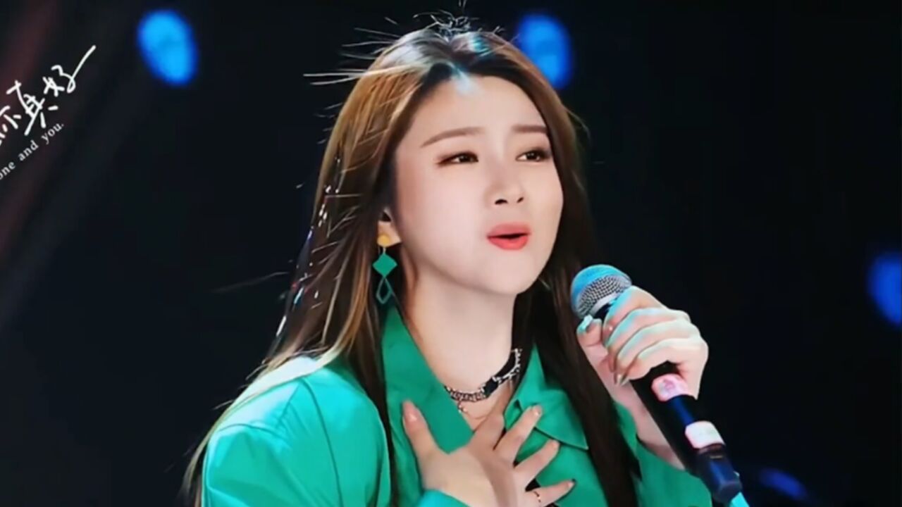 网红菲儿越来越漂亮了!粤语翻唱《铁血丹心》,简直不要太好听!