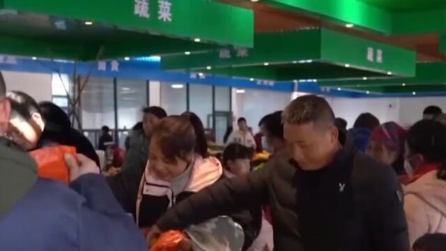 食品安全法于12.1日实行,加强安全防护,保障消费权益