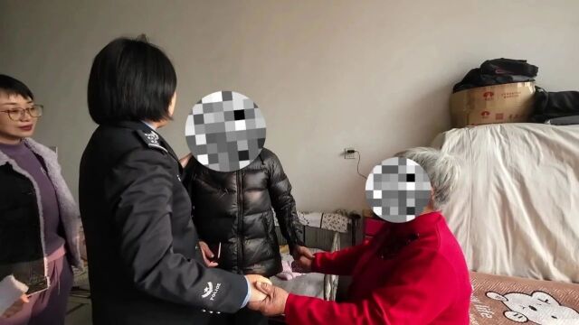 凭借一张肚兜照片 女警助力失散42年一家团圆