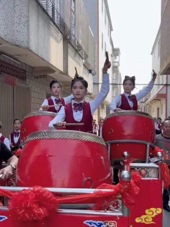 广东潮汕美女大锣鼓图片