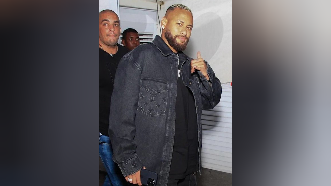 内马尔秀身材回应变"肉马尔":重了但不胖,黑子们闭嘴