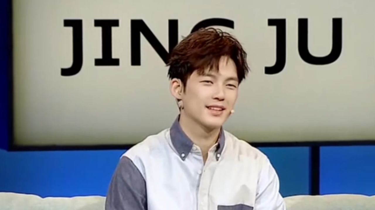 董力拍小甜剧,在戏里猝不及防被熊梓淇打了一拳,还闹出笑话