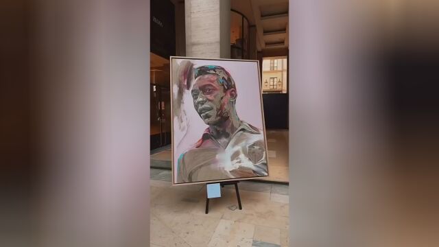 姆巴佩花费52万欧拍下一幅艺术家所绘的贝利画