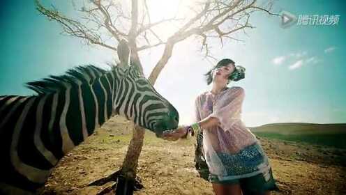 Lily Allen赴南非拍摄《Air Balloon》MV 超级俏皮上口