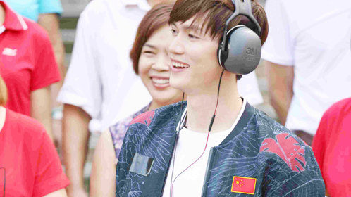 第8期:鲍春来助听障儿童圆听海梦