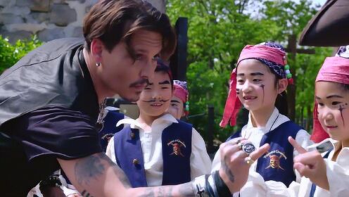 little pirates surprise Johnny Depp