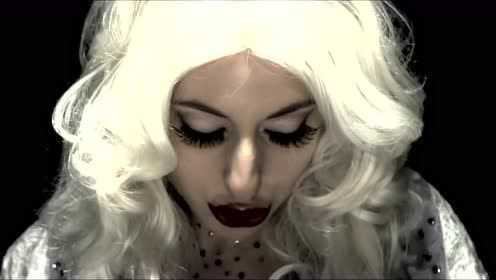 Lady Gaga《Dance in the dark》