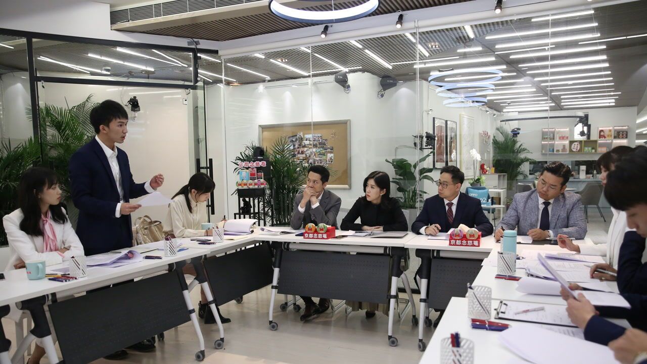 辩论赛后复盘会！何运晨搞笑cos李浩源辩论_高清1080P在线观看平台_腾讯视频