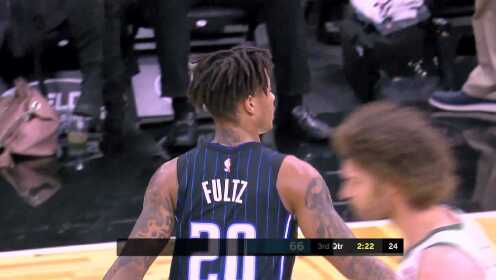 《NBA比赛集锦》【得分】轻松突破三人围剿 富尔茨强杀内线上篮打停雄鹿