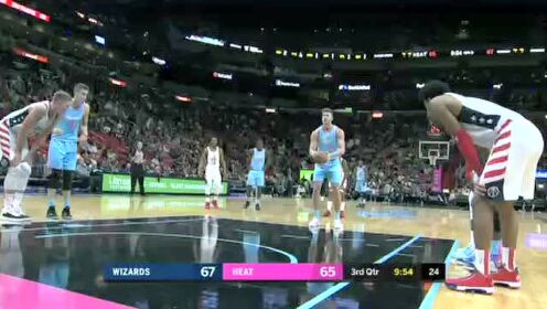 《NBA全场回放》【原声回放】奇才vs热火第3节 巴特勒自投自抢滑翔暴扣得手