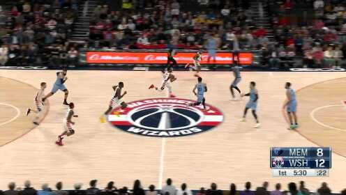 《NBA全场集锦》进攻如丝般顺滑 史密斯闪转腾挪大手挥月一气呵成