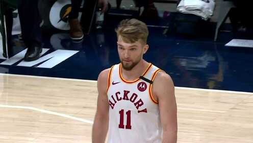《NBA全场回放》【原声回放】鹈鹕vs步行者第3节 奥卡福杀入内线单臂滑扣