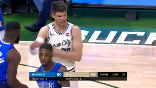 《NBA全场回放》【回放】独行侠vs雄鹿第3节 字母哥复仇血帽铂金