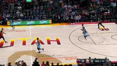《NBA全场回放》【原声】热火VS爵士第3节 阿德巴约篮下隔扣戈贝尔