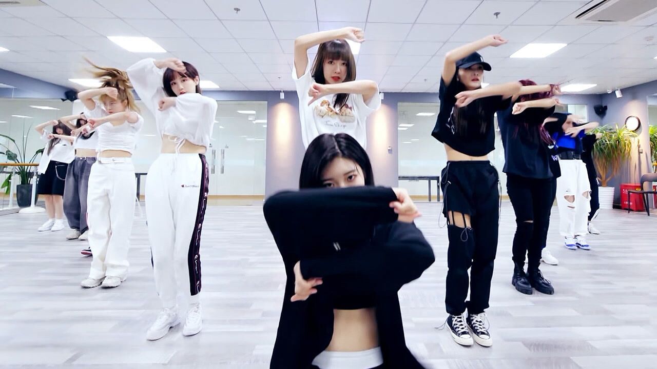 炙热的我们snh48neversurrender练习室