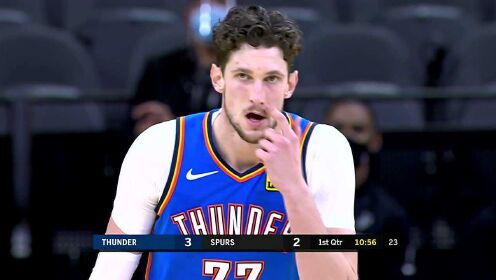 《NBA全场集锦》狙击手已经就位 穆斯卡拉外线突施冷箭命中靶心