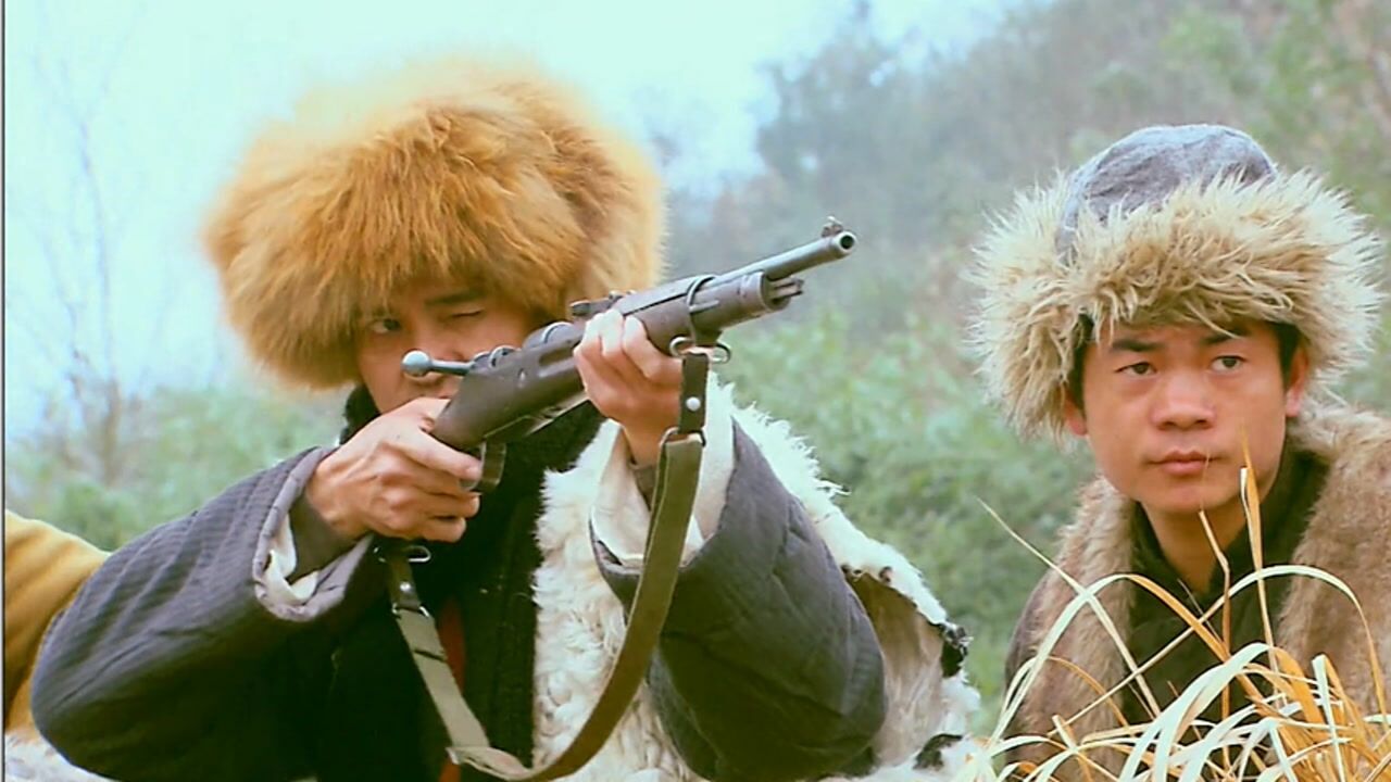 《东北剿匪记》第十七集02:许大雷的人马中了冯奎一队人马的埋伏,全军