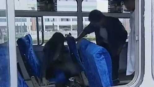 《中国刑警之九月风暴》第19集01：公交车上装有液体炸弹，群众能否安全撤离