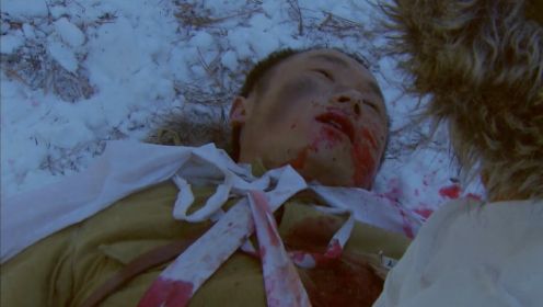 《东北剿匪记》第四十五集02：在激烈枪战中，瘦猴不幸中枪牺牲