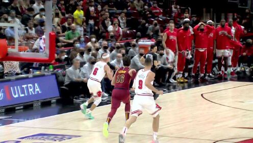 《NBA全场集锦》新一代空接之城 拉文神兵天降暴力炸筐