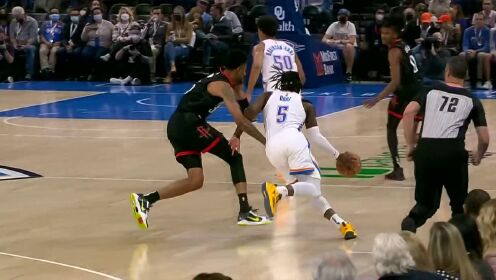 《NBA全场集锦》多尔特投桃报李 吉迪白衣渡江滞空上篮