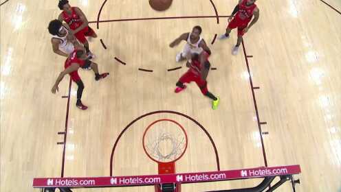 《NBA骑士》马尔卡宁正面三分砸筐而出 莫布利生抢硬夺摘板强打2+1