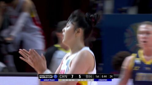 《中国女篮》心有灵犀一点通！杨力维行进间连线李月汝轻松刷网