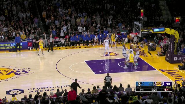 情况有变准备翻盘！詹姆斯一马当先率领湖人紧咬比分