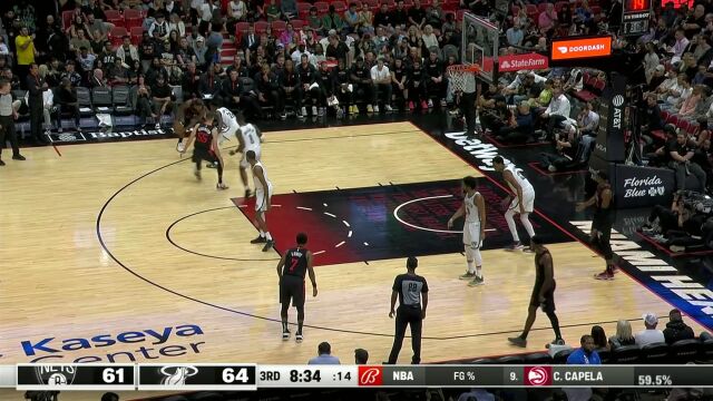 展现球星能力！巴特勒强突内线面对包夹抛投打进2+1