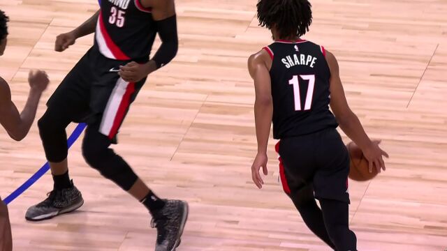 投到停不下来 夏普连续三分轰击篮筐手感爆棚