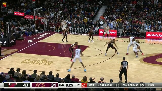 耐心传导觅得良机！斯特鲁斯底角接球三分空心入网