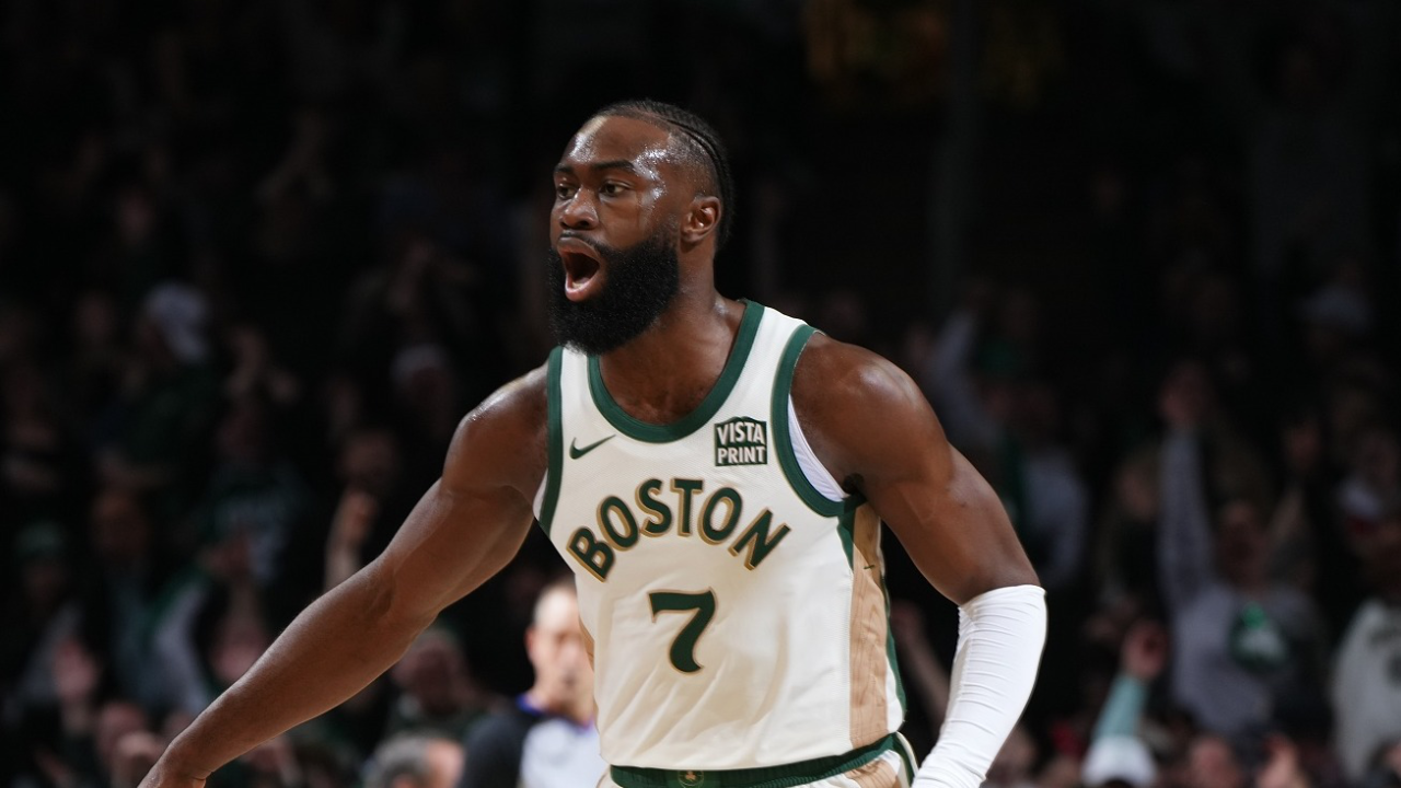 【球星】杰伦-布朗vs猛龙集锦 高效轰下31分10板三分精准