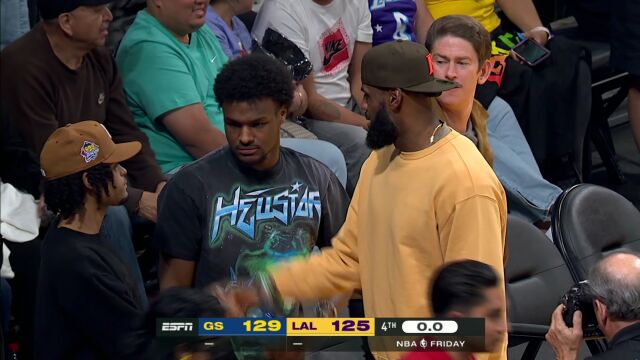 你保罗叔叔来啦！布朗尼现场观看湖勇大战 保罗赛后来到场边与其寒暄