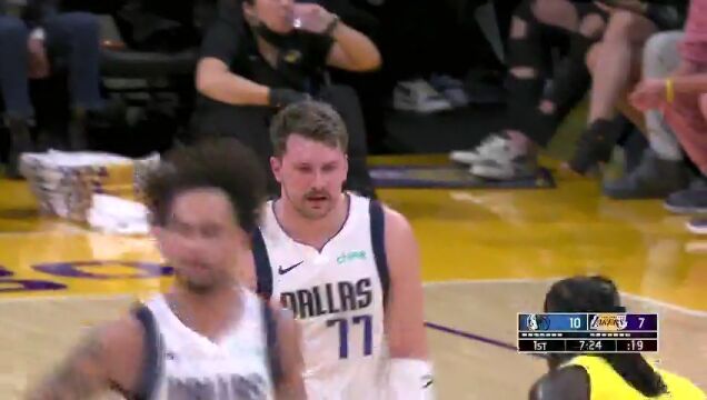 独行侠vs湖人第1节中文解说回放