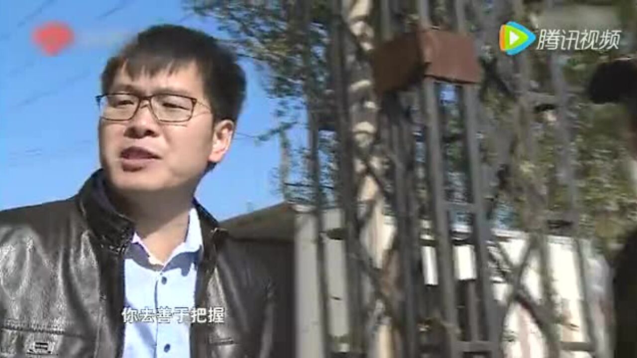 58同城CEO姚劲波农贸市场当街卖皮衣！_高清
