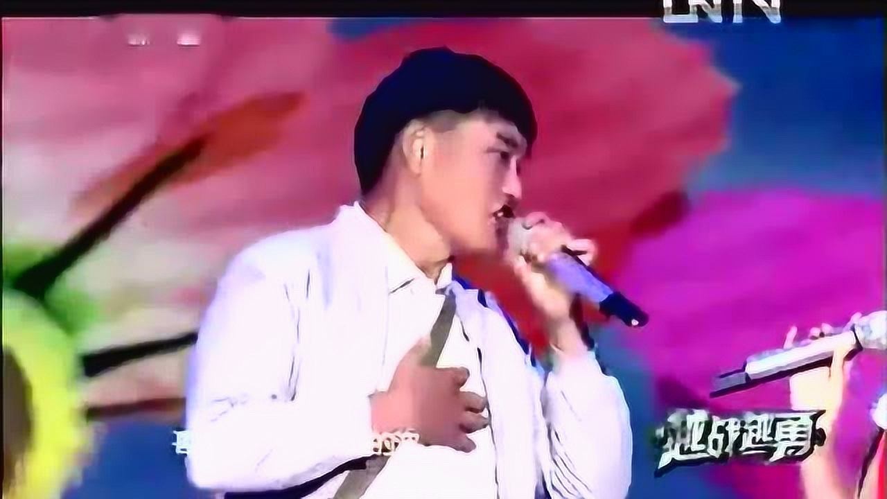 大衣哥朱之文和于文华情歌对唱看把朱之文给乐的_腾讯视频