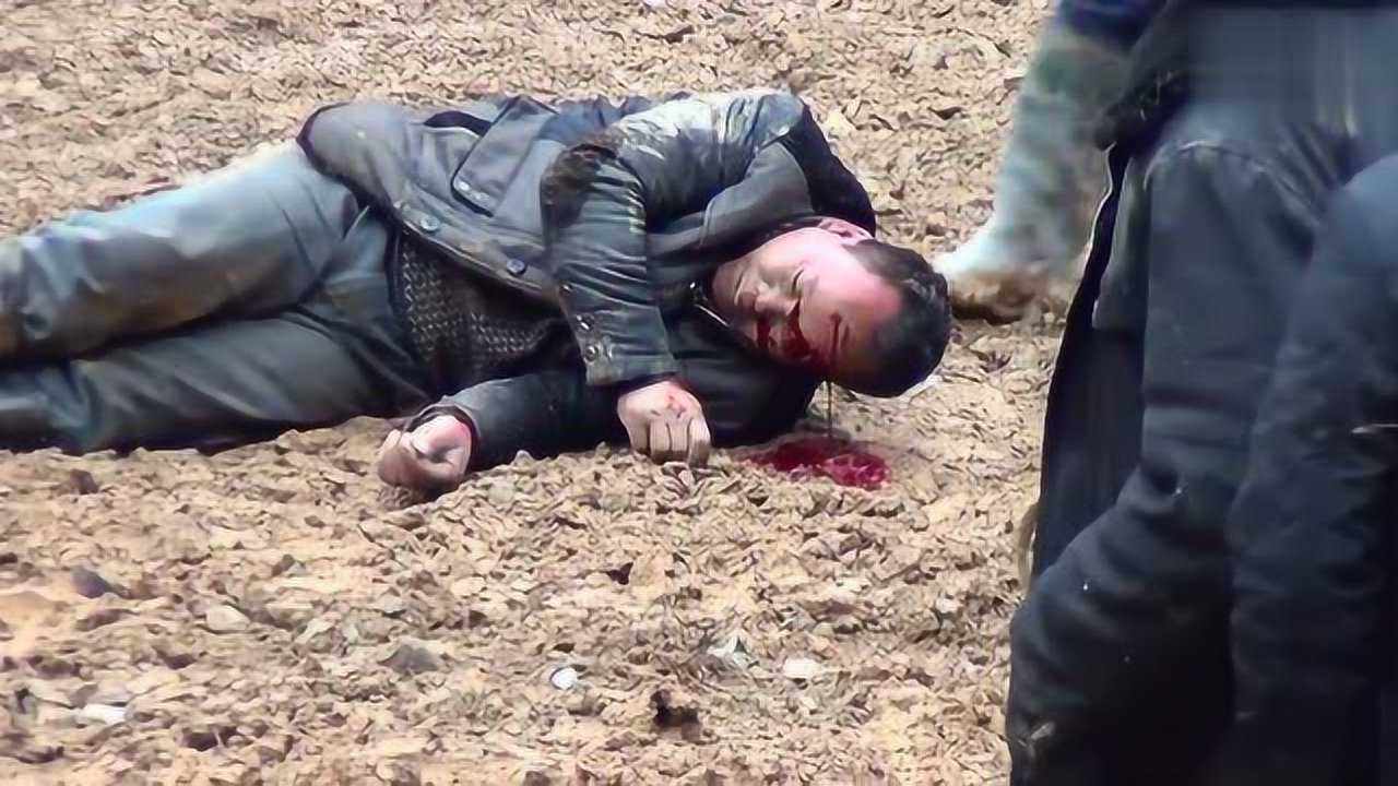 贵州斗牛挡牛道的代价眼睛被踩爆了从江高胜斗牛踩人实拍