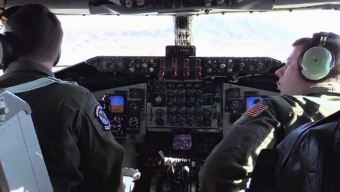 KC-135现身红旗军演 驾驶舱视角看起降