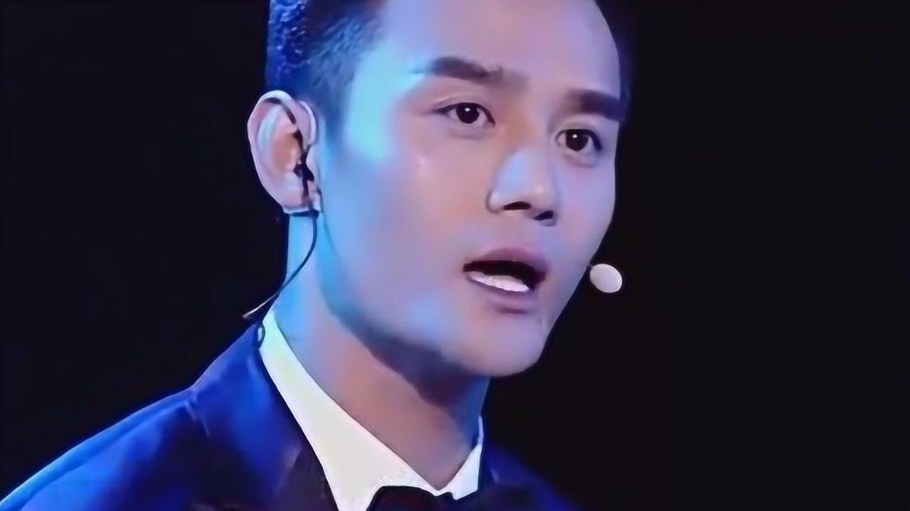 登台唱歌获认可,台下观众都被唱哭了为你推荐自动连播04:09王凯,杨烁