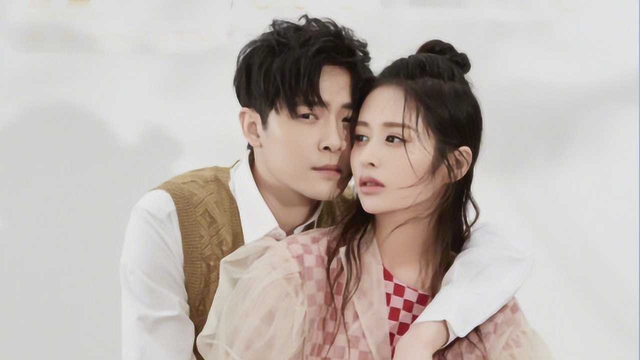 颖儿孕肚同框付辛博甜秀恩爱