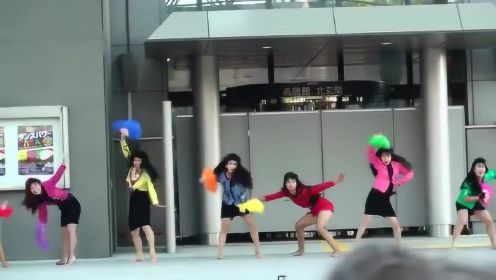 日本大阪高校女子还原80年代舞蹈，魔性十足！