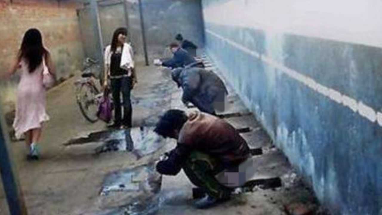 印度厕所为什么不分男女？今天算是长见识了_腾讯视频