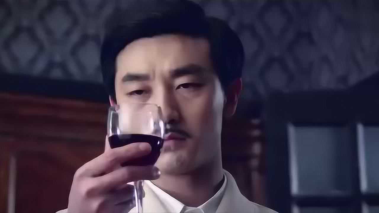 日本女特务长得不错把燕子李三给迷住了