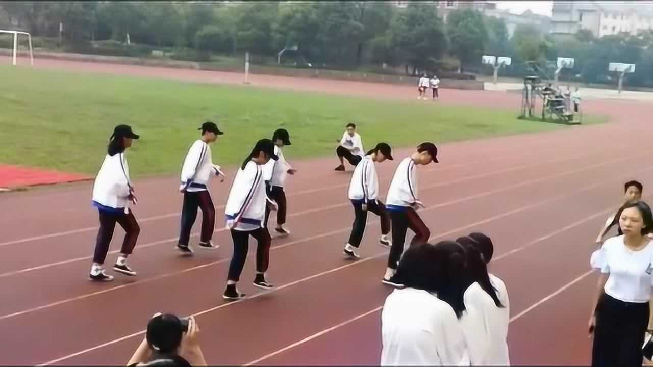 初中生校运动会集体舞蹈