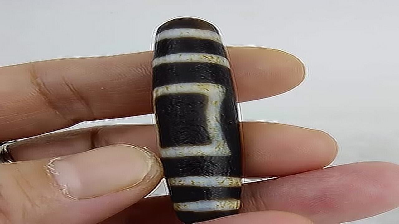 藏传佛教天然玛瑙真品天圆地方老天珠