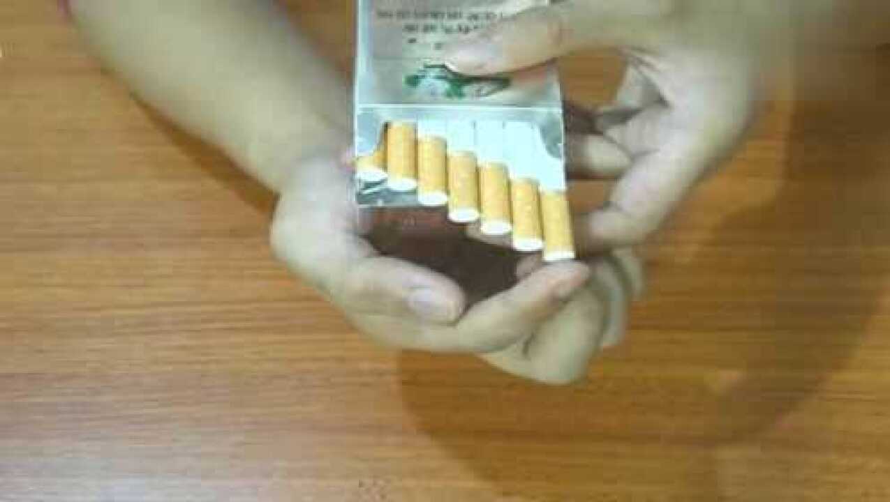 递烟有学问，教你正确的递烟方式，让对方感受到你的重视！_高清